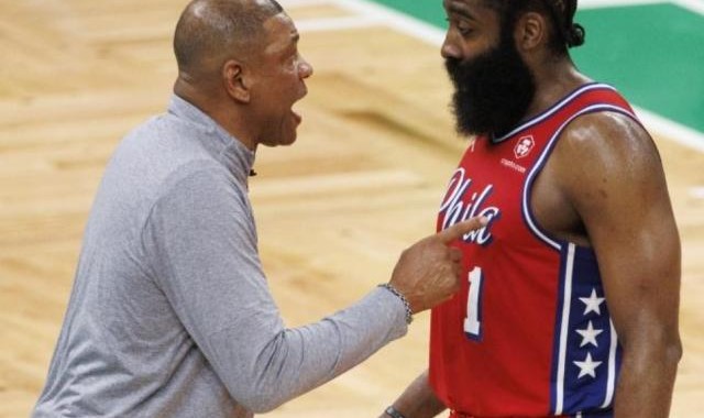 线上娱乐游戏-哈登太独导致将帅不和？里弗斯播客再曝哈登黑料