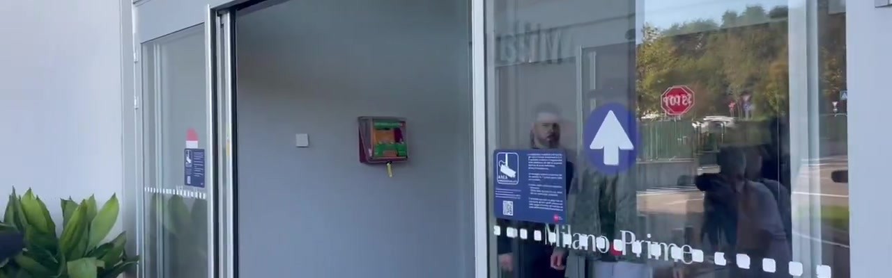 百家乐玩法详解-笑容满面！拉比奥特抵达米兰，并对镜头说了句“forza Milan”