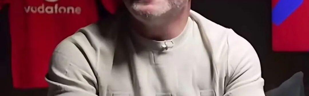 鲁尼：我认为B费应该赢得赛季最佳球员奖；B费：见到鲁尼真好，我通过马塔要了一件他的德比郡球衣